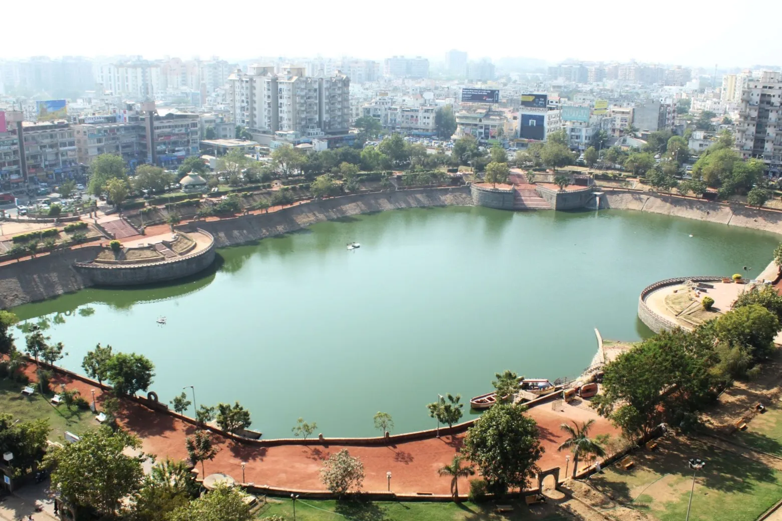 Vastrapur Lake